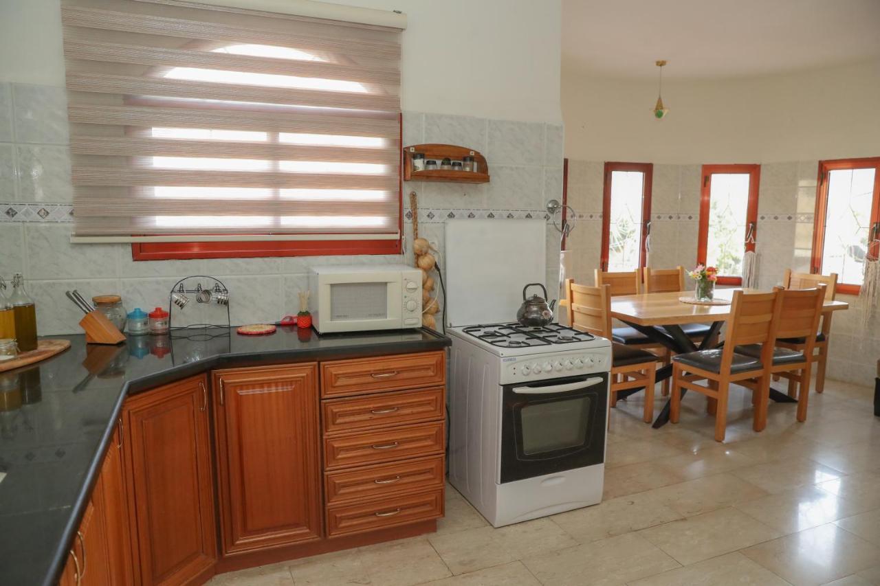 Valentine House * Deir Hanna